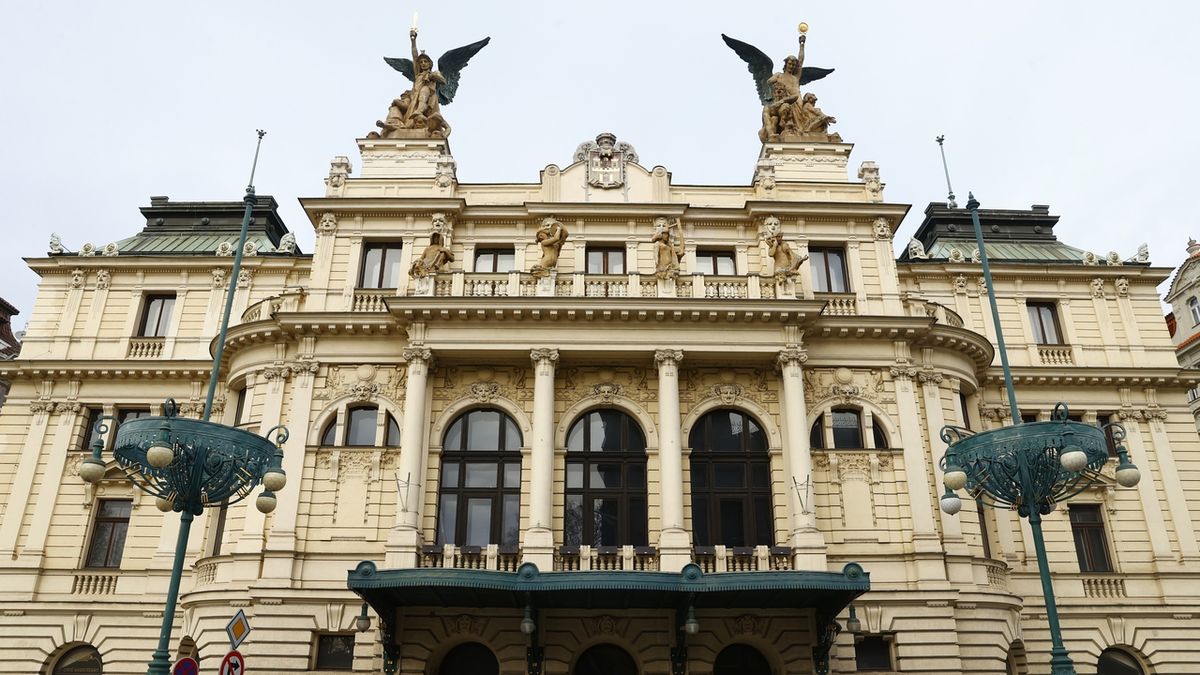Praha vypíše tendr na opravu Divadla na Vinohradech za téměř 3 miliardy